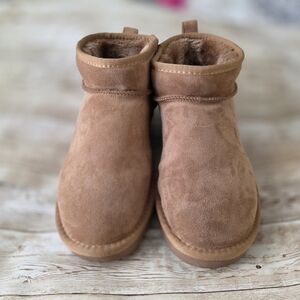 Maurices Brown Women's Cozy Slippers